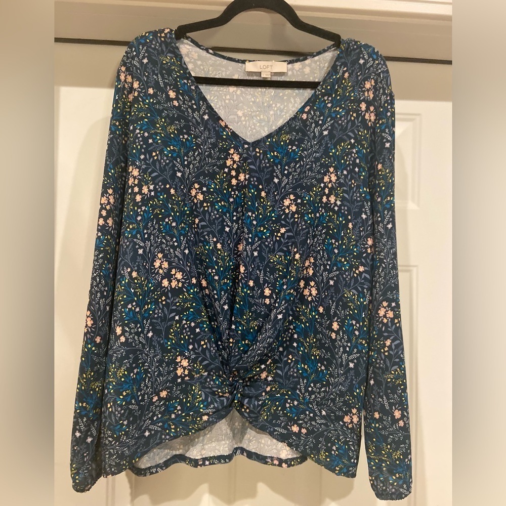 Loft~Soft~Delicate~Colorful Floral~Blouse~Top~Twist Front Hem~Long Sleeve~Size L